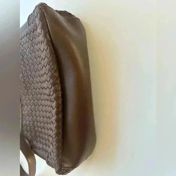 St. Johns Bay Genuine Leather Shoulder purse - Picture 8 of 9